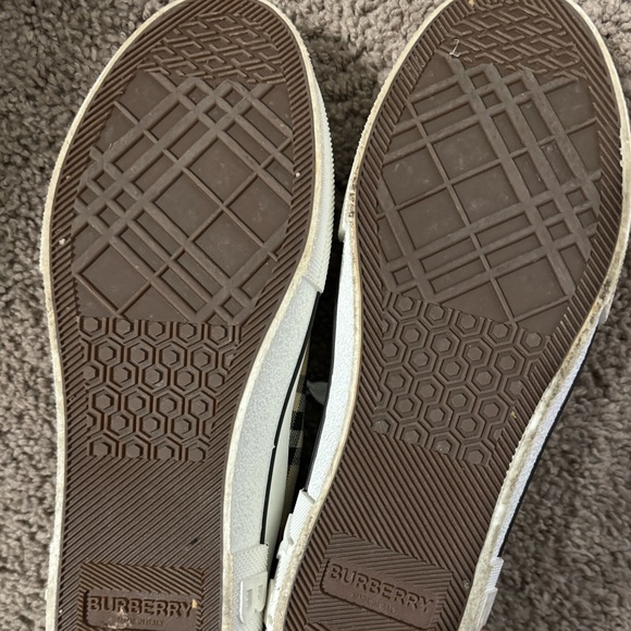 I’m selling these Burberry shoes size 43 eu (size 10 us) - Picture 4 of 5